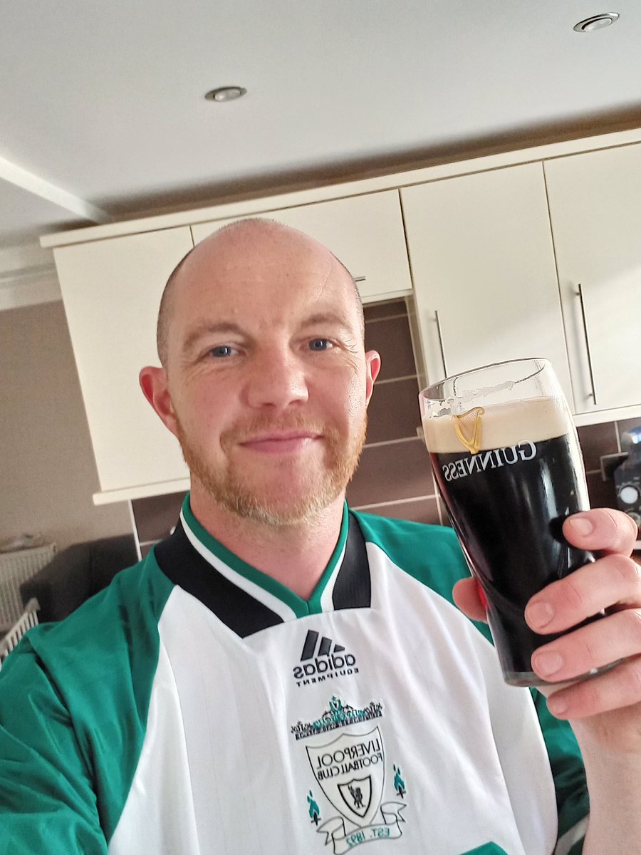 timmo1978's tweet photo. All the best @mattyhiggins86 on your stag weekend sunshiiine picked a great weekend for it! #ChampionsLeagueFinal #mattysstag #Liverpool #getonthatbus 🚍⚽️🏆🍺 https://t.co/Jp7iVJ9Hkm