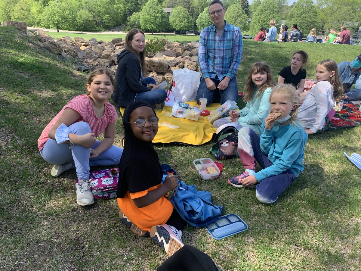 CSideCP307's tweet photo. What a beautiful day for our CP picnic! https://t.co/mmTLoBLU6h
