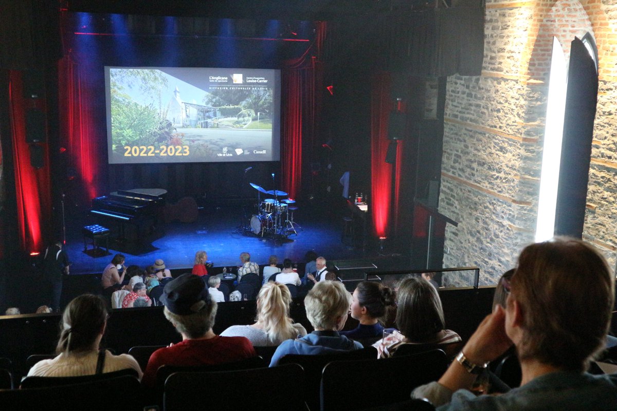 LAnglicane's tweet photo. LANCEMENT 2022-2023 – Hier soir, @LAnglicane dévoilait une programmation 2022-2023 des plus palpitantes lors d'une soirée festive et rassembleuse! Billets: https://t.co/emZITjXN66 https://t.co/WeO3w5Wgm7