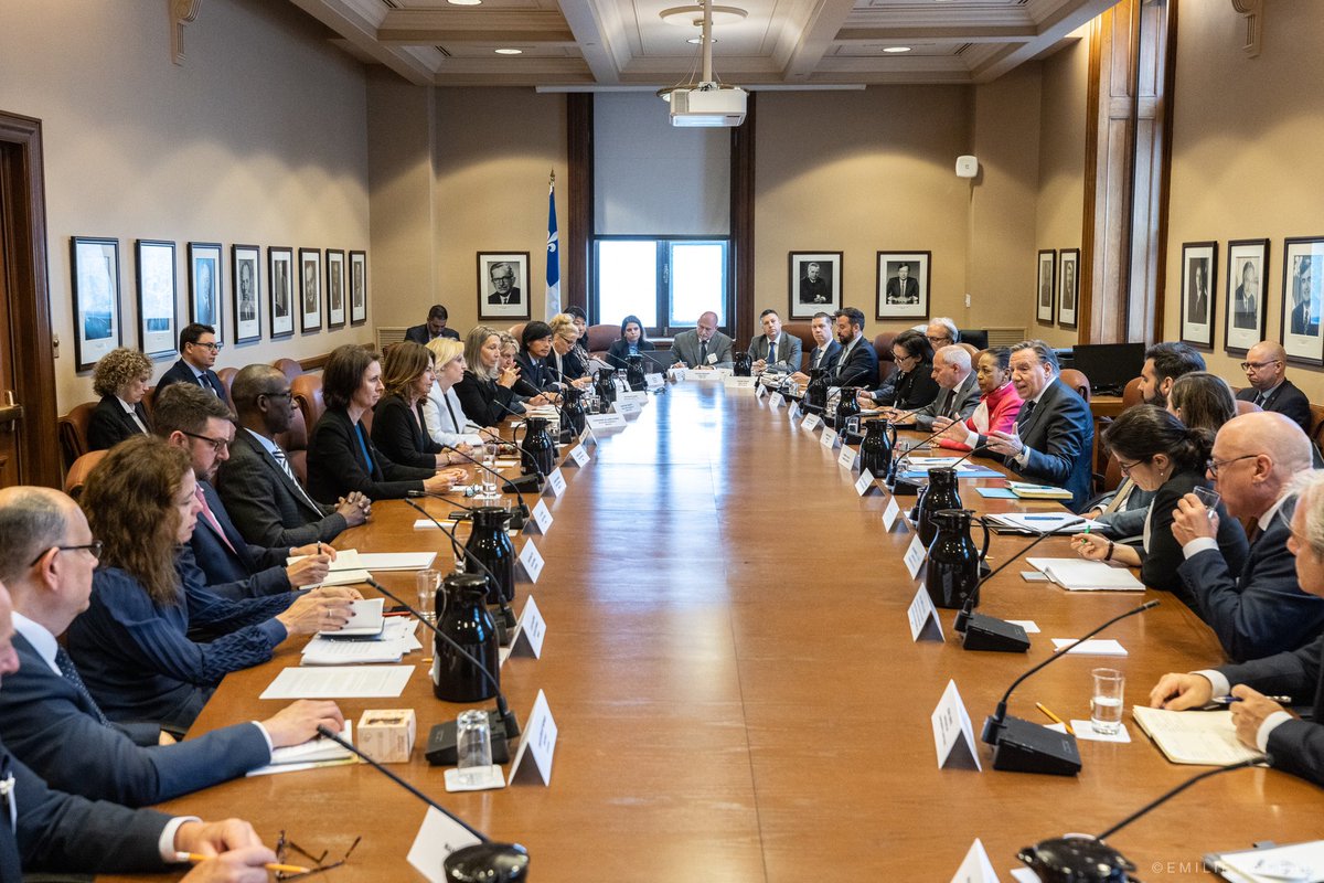 François Legault (@francoislegault) on Twitter photo Avec la ministre des Relations internationales, <a href="/NadineGirault/">Nadine Girault</a>, j’ai rencontré les représentants du Québec au Canada et à l’étranger ce matin. On travaille plus que jamais à aider nos entreprises québécoises à augmenter leurs exportations. Avec la ministre des Relations internationales, <a href="/NadineGirault/">Nadine Girault</a>, j’ai rencontré les représentants du Québec au Canada et à l’étranger ce matin. On travaille plus que jamais à aider nos entreprises québécoises à augmenter leurs exportations.