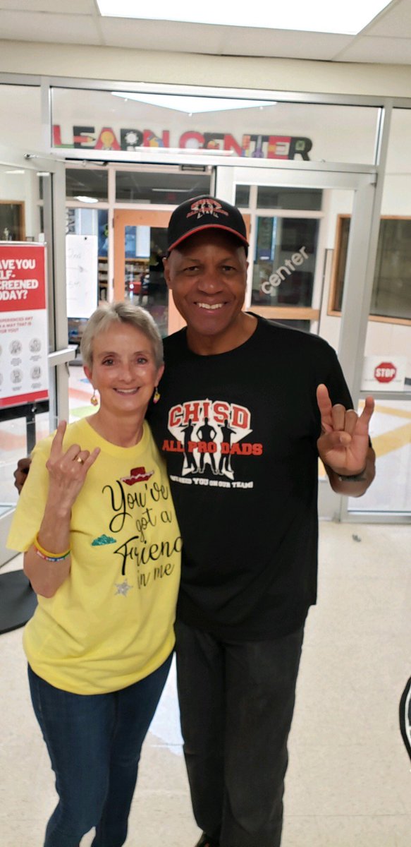 Had a chance to say goodbye this morning to one of the most special persons I’ve met in our district, Counselor Ross at HPE! She was counselor to both my kids and still remembers them!
She is retiring w/great memories by parents like myself &amp; so many others! Thank you Mrs. Ross!