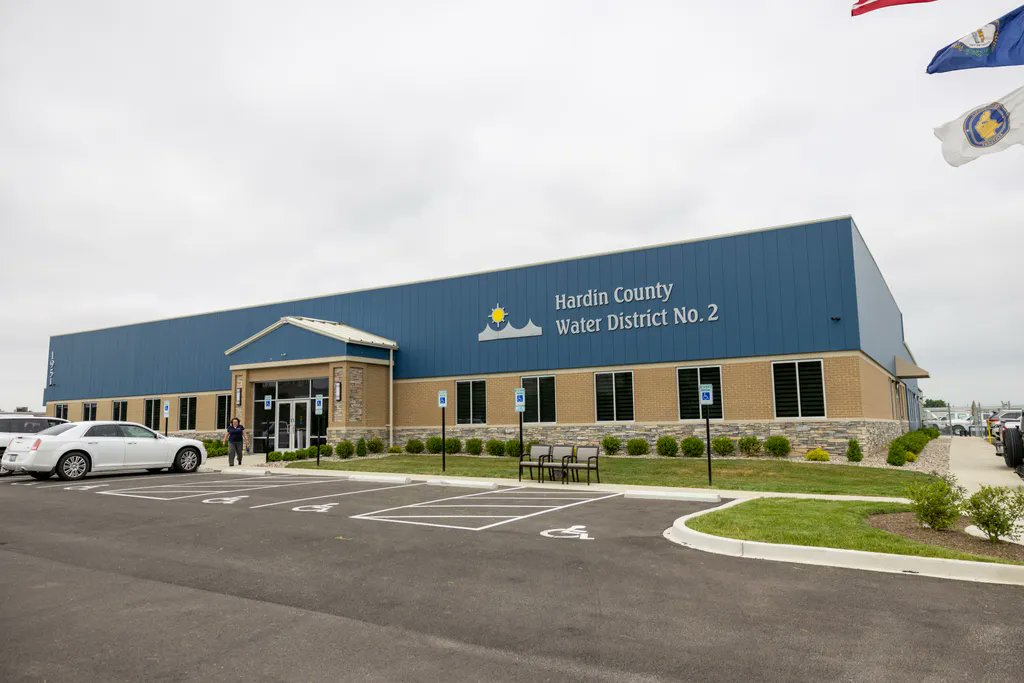 JenkinsEssex's tweet image. Hardin County Water District #2 hosted a ribbon cutting for its brand new facility. Jenkins-Essex is proud to have served as Design-Builder for this project. buff.ly/3lPUIaN