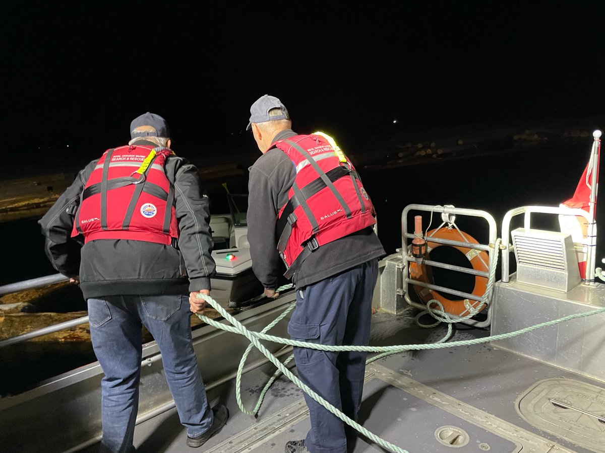 RCM_SAR's tweet photo. #NationalSafeBoatingAwarenessWeek #MissionAlert
๐จBe aware of submerged objects๐จRocks, stumps & log strikes can damage a boatโs hull or motor that can result in injury or death to people on board. Read about recent #RCMSAR rescues due to log strikes here:
https://t.co/ryMbrVUYOd https://t.co/uFTwMyNJ4j
