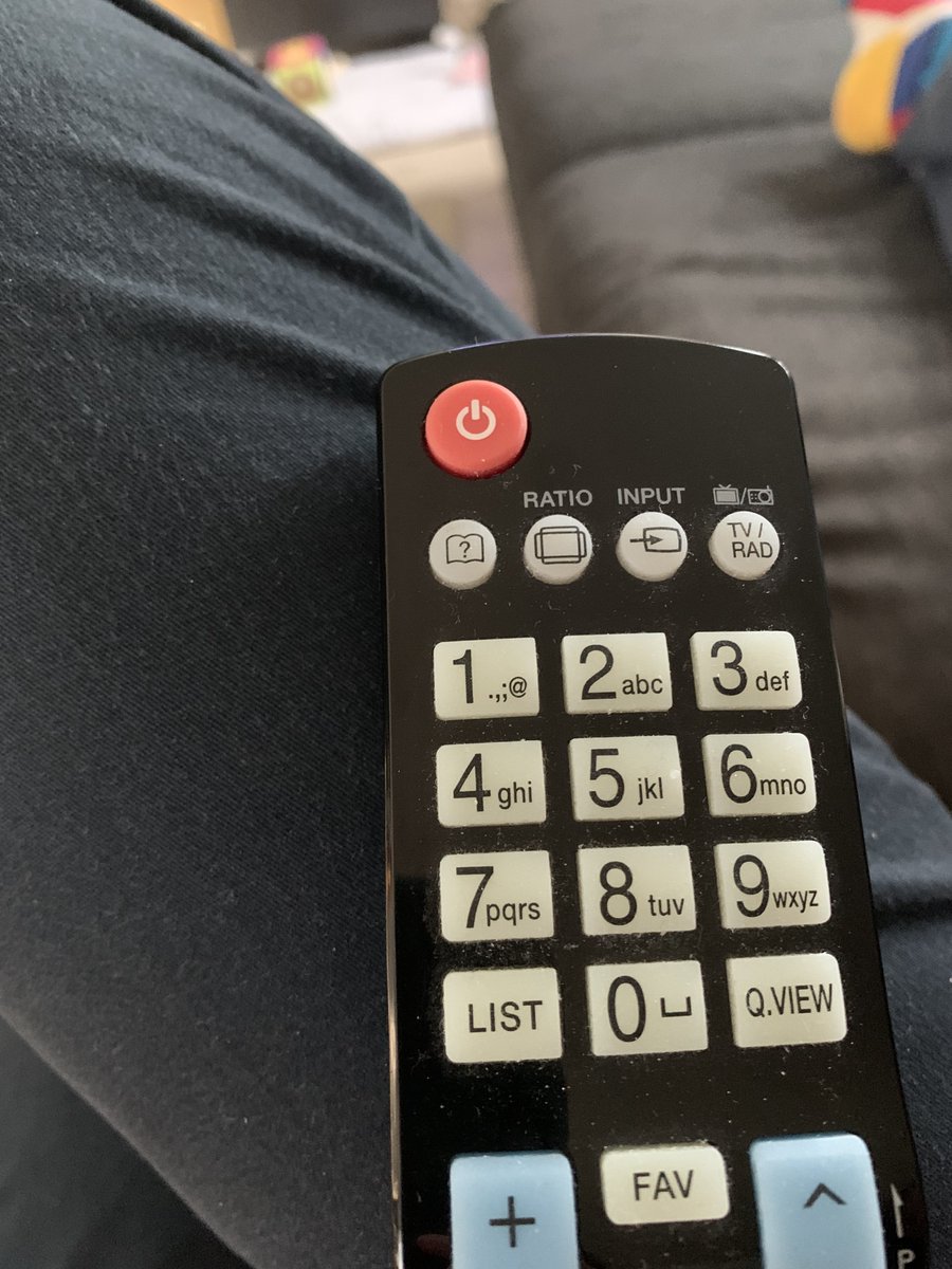 ProSieben so: Jetzt den Red Button drücken. 

Ich so: Aber gern doch. 

#gntm