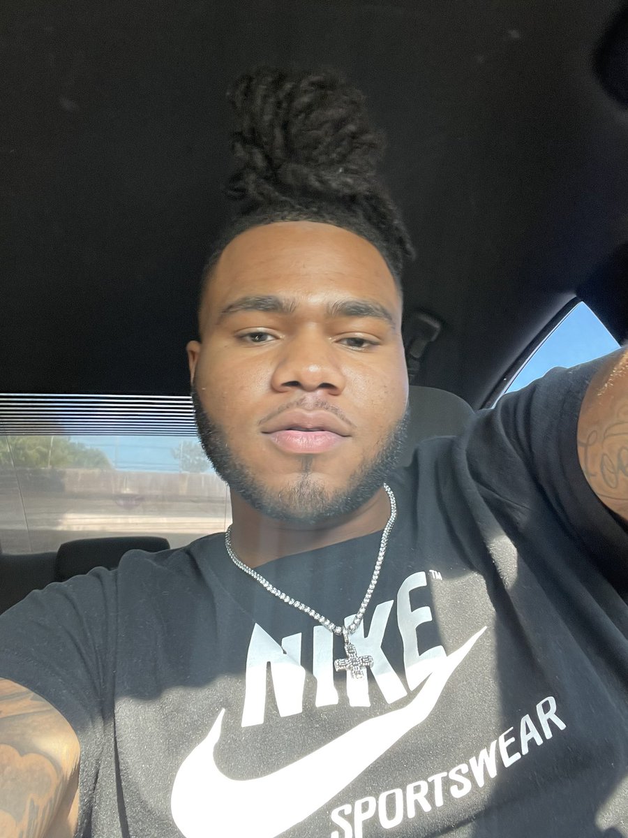 Jumpman_Smooth_'s tweet photo. baby you fine bend it over 💕 https://t.co/9xAnoIAZhv