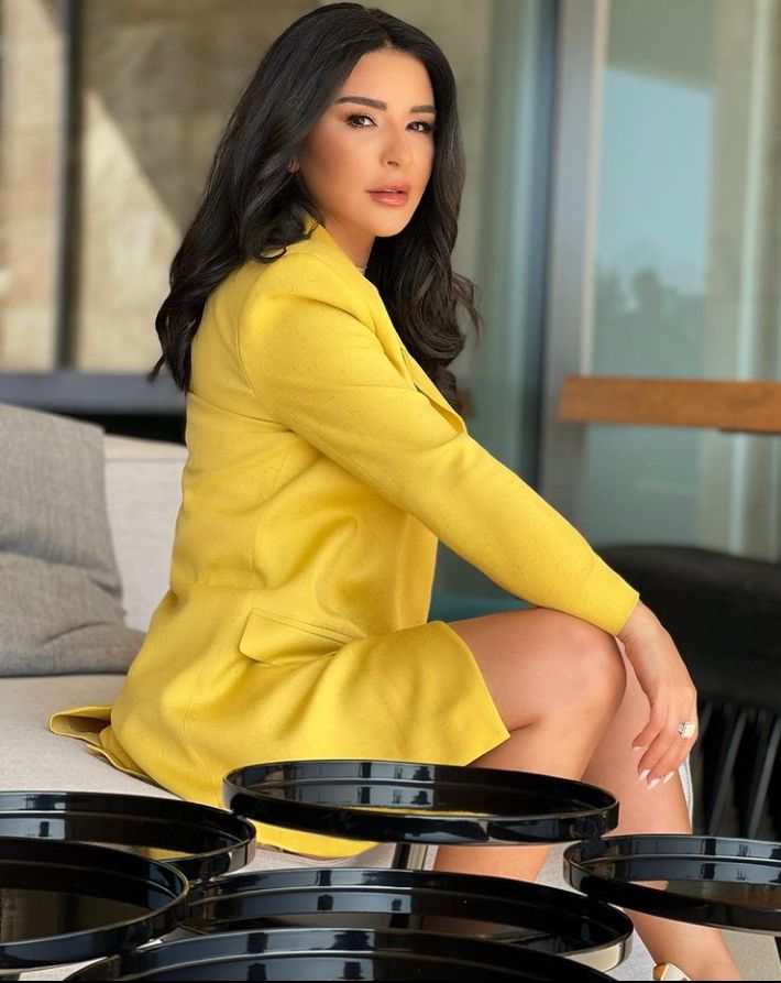 فتِلكَ العـُيون الجـَميلَة أحلَـى ꪆ ذَاك الجـَمالُ..يـُخيف القـَمر..🌜💛💛
<a href="/MaguyBouGhosn/">Maguy Bou Ghosn</a>