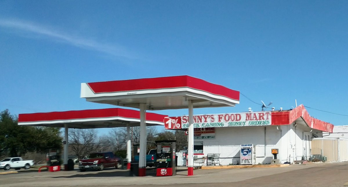 unbankworld's tweet photo. Come check out our new location! Sunny's Food Mart at 301 W Marshall Dr, Grand Prairie, TX 75051 https://t.co/Y1uSbgbanK #bitcoin #bitcoinTX #GrandPrairieTX #Unbank #bitcoinatm #cryptocurrency #blockchain https://t.co/LYFNhiikNT