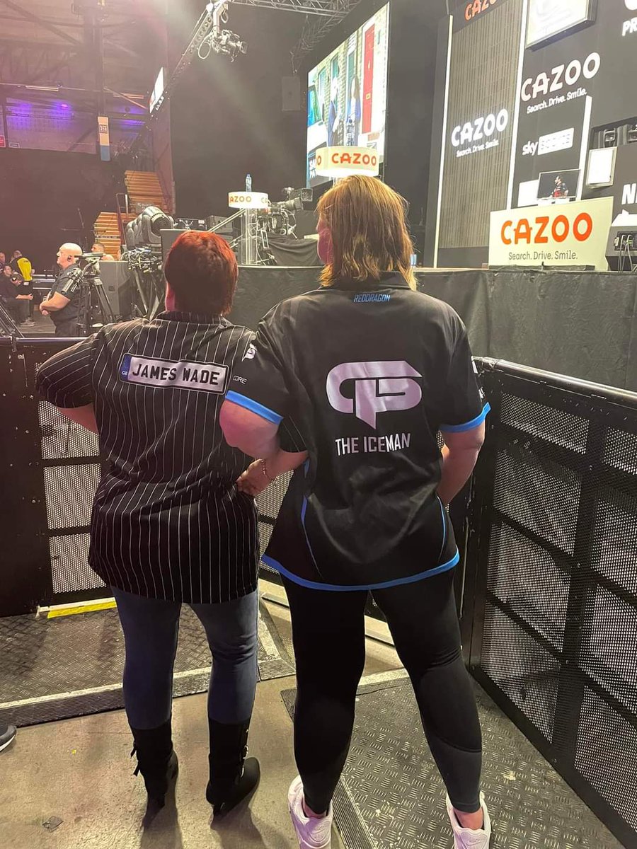 Brownbread81's tweet photo. Team Wade v Team Gezza at Newcastle tonight #cazoopremierleague @Gezzyprice @JamesWade180 @OfficialPDC https://t.co/iuHqpc2L4n