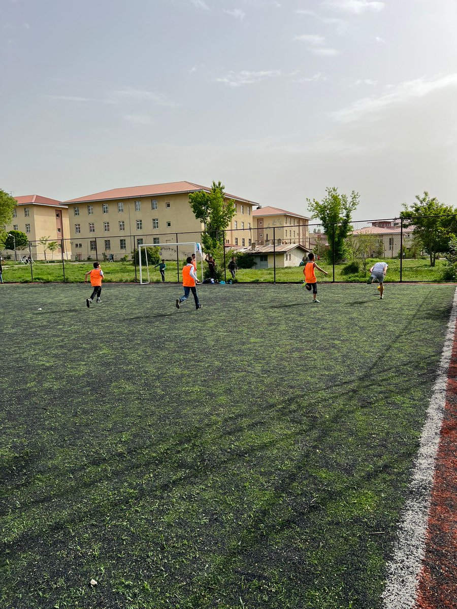 solhan_l's tweet photo. Sınıflararası Futbol Turnuvası Başladı https://t.co/Y9nYXhMoUp