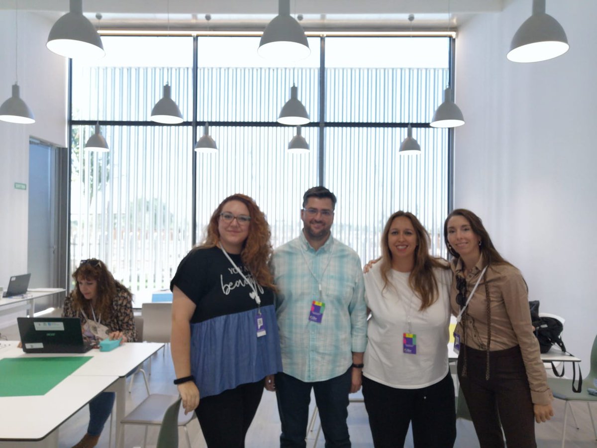 Representación Guadalinfo Sevilla en el #ForoDerechosDigitales #BCN 
<a href="/Guadalgamitas/">Vuela Guadalinfo Algámitas</a> @CGPilas @CGGuadalcanal