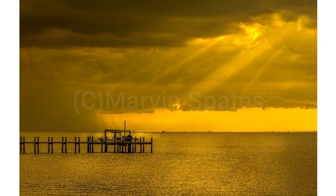 marvin_spates's tweet photo. "Sunbeams Of Hope" Fine art photography visit my website https://t.co/pOjmlTR5Nu 
#Seascapes #cloudscape #photography #printsforsale @FineArtAmerica https://t.co/LAIZkXn64p