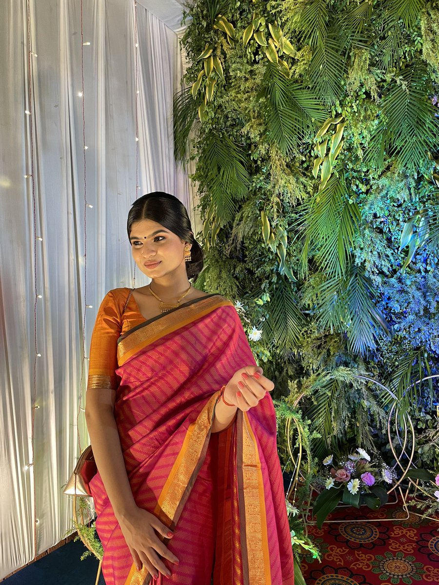 navyza_'s tweet photo. Desperate for desi aunties validation 💸✨ https://t.co/abBp4rQYp9
