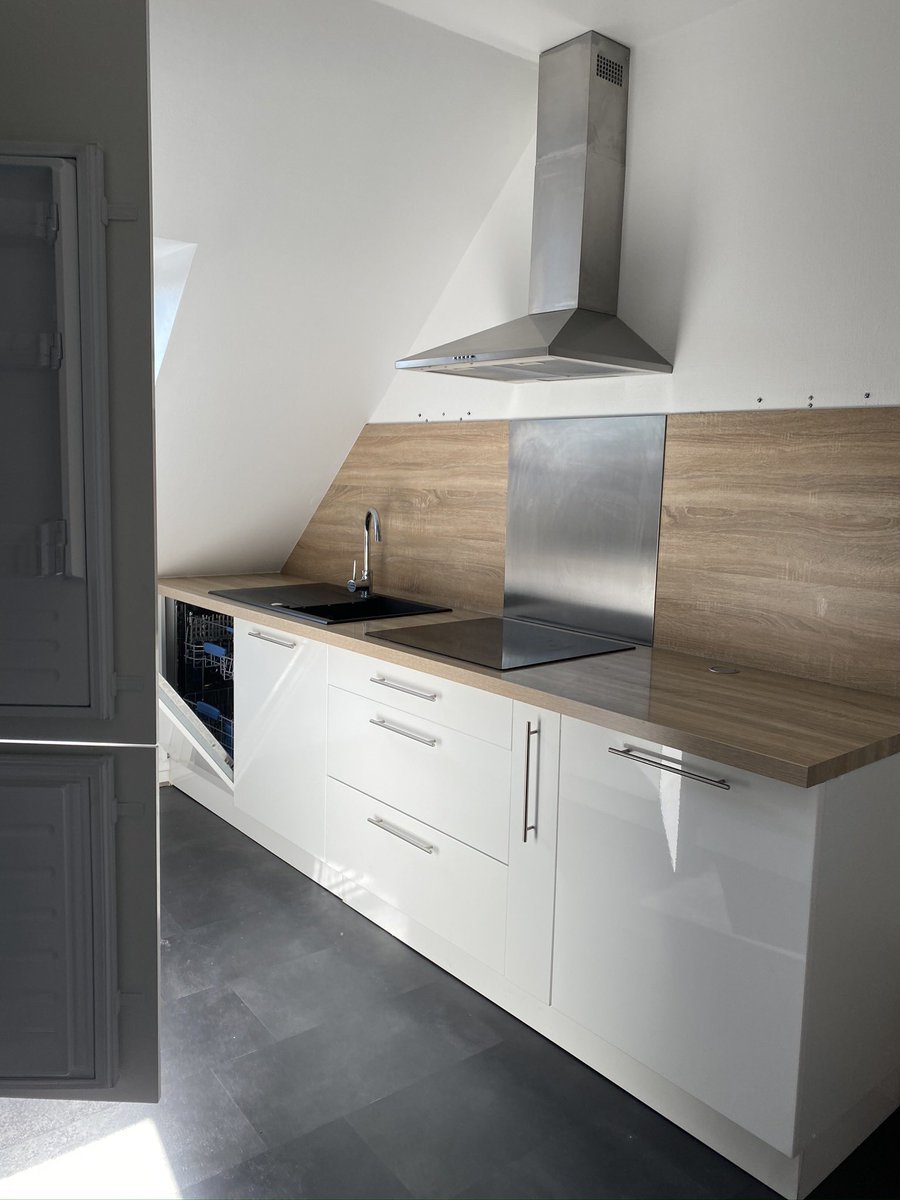 jonejaune's tweet photo. help !
nous laissons notre appartement en plein centre ville du Mans pour un loyer total de 612 euros (charges copropriété comprises) 
résidence avec ascenseur, 2 chambres, tout électroménager équipés.
libre juillet/août
laissez moi un dm si intéressé(e)s https://t.co/r25shlc0rj