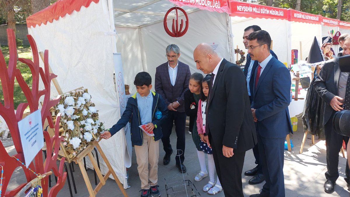 Gülşehir Şehit Ali Rıza Güneş Halk Eğitimi Mer. olarak Gülşehir Atatürk İlkokulu ile birlikte Gülşehir İlçesini temsilen Nevşehir İl MEM'in düzenlediği 'Atmıyorum, Hayata Katıyorum' adlı Geri Dönüşüm Sergisine katılım sağladık. Emeği geçenlere teşekkür ediyoruz.