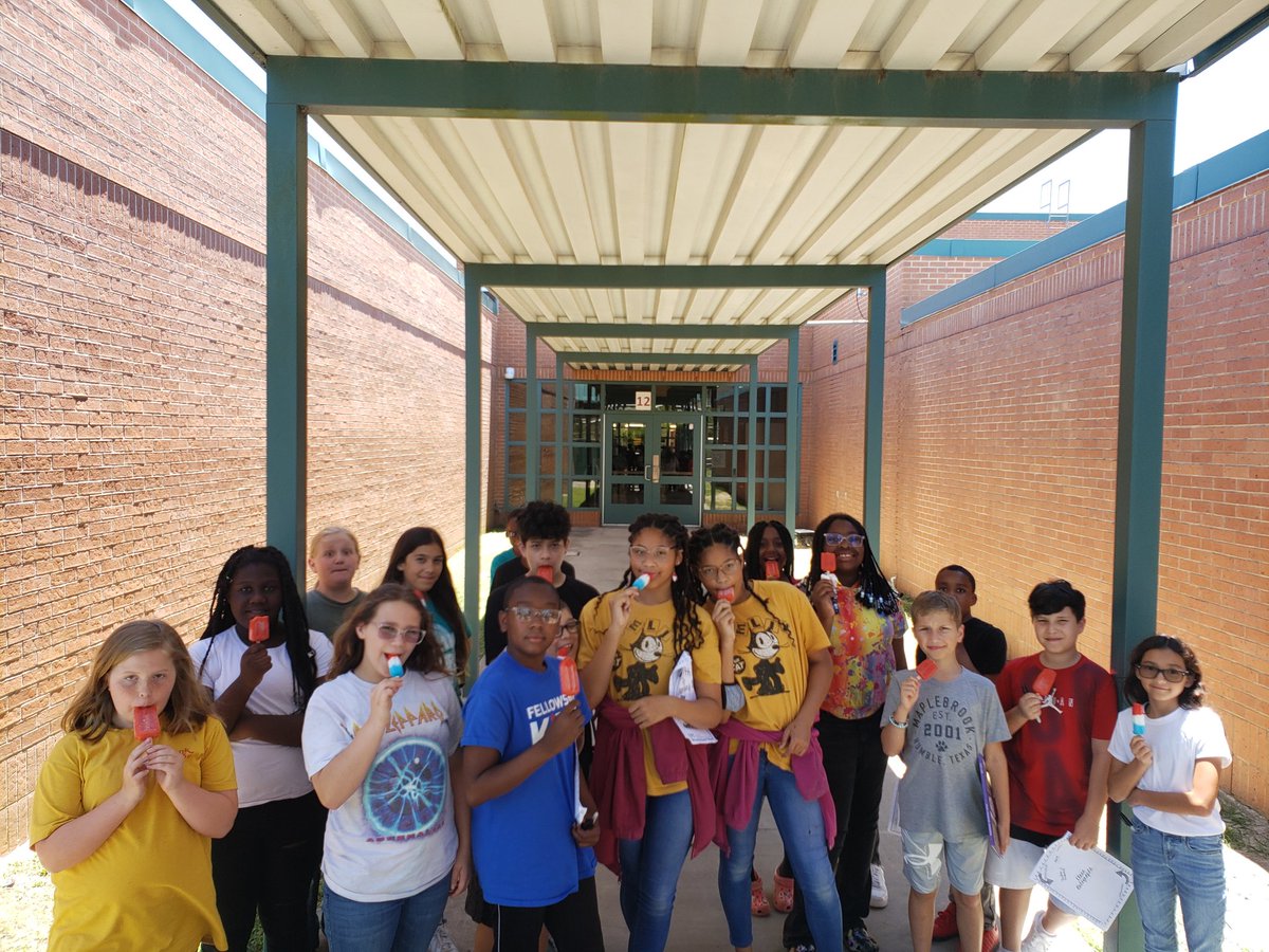 kelleynorrisPFE's tweet photo. Thank you Putt-Putt Pops for providing treats for our 5th grade Farewell Fest!
@HumbleISD_MBE
@humbleisd
#mbeisfamily
#mbebears2020 https://t.co/bPFUTa2txo