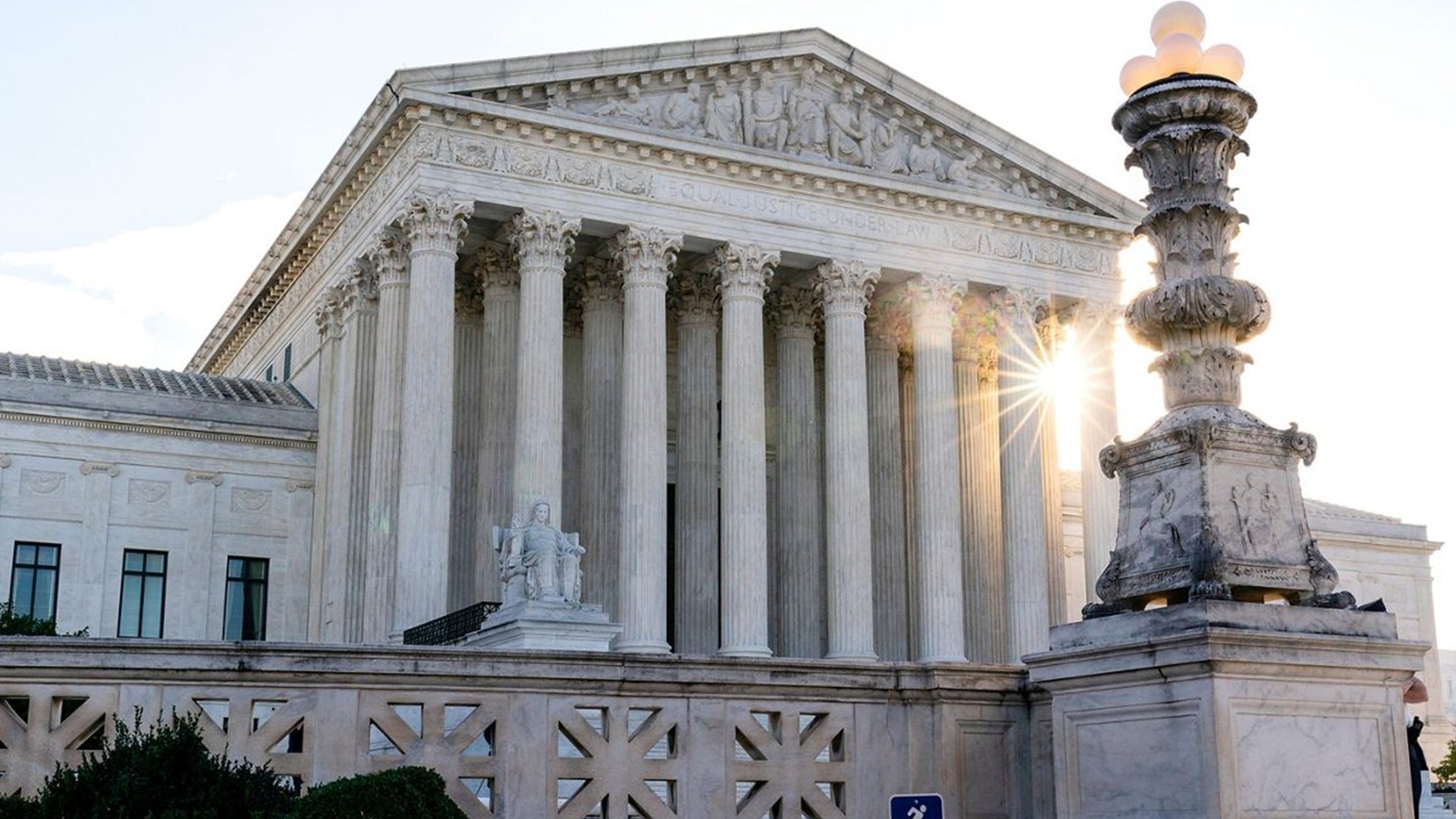 naked-news-on-twitter-the-public-is-pretty-pissed-at-the-supreme