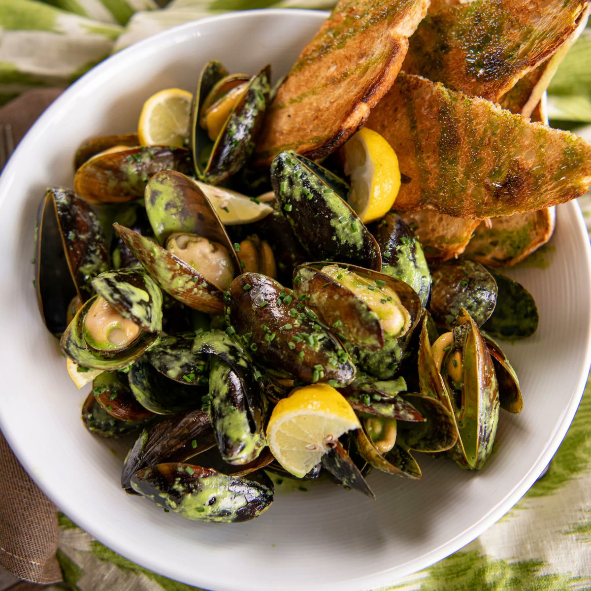 What’s coming your way this weekend 〰️ Dive in at #abelbrownaugusta 

—
#mussels #seafood #restaurant #surreycenter #augustaga #loveaugusta