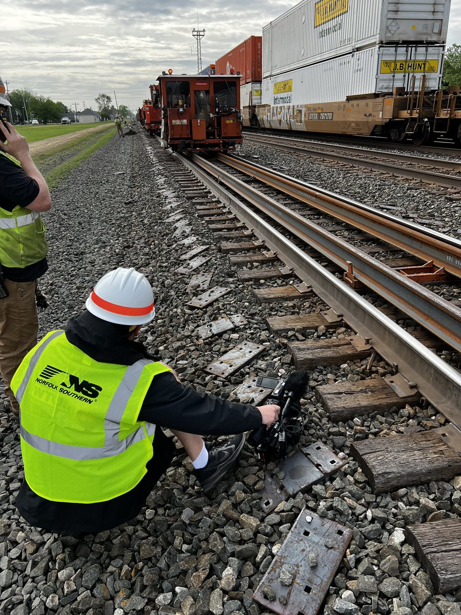 Norfolk Southern Dual Rail Gang Working In Ohio Wtol Com