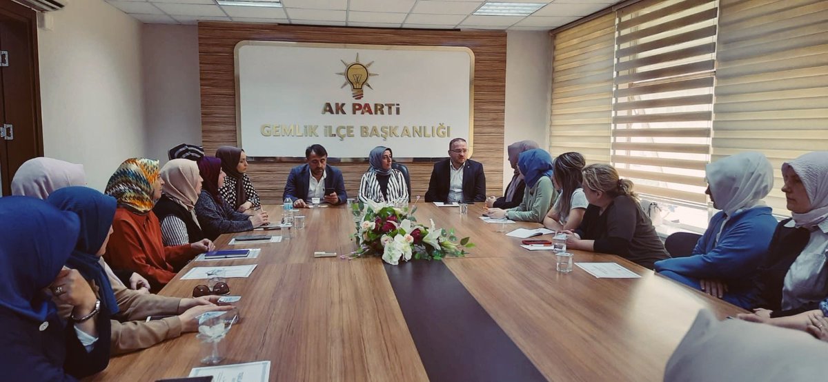 akkadingemlik's tweet photo. Önceki Dönem İlçe Başkanımız Sn.Av.Necdet Yılmaz,İlçe Başkanımız Sn.M.Şamil Yiğit,Başkanımız Sn.Aynur Beki ve Yönetim Kurulu Üyelerimiz ile istişare ve değerlendirmelerde bulunduk.
#AkPartiBursa
#AkPartiGemlik https://t.co/POeMrlw9fX