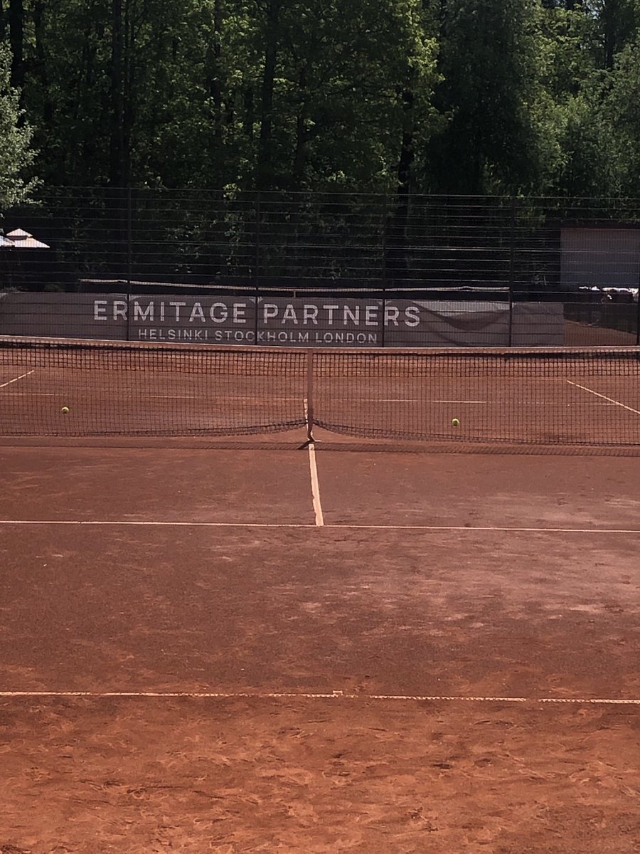 Tennis at Fiskis yesterday 🎾. Great conditions at a traditional club #tennis