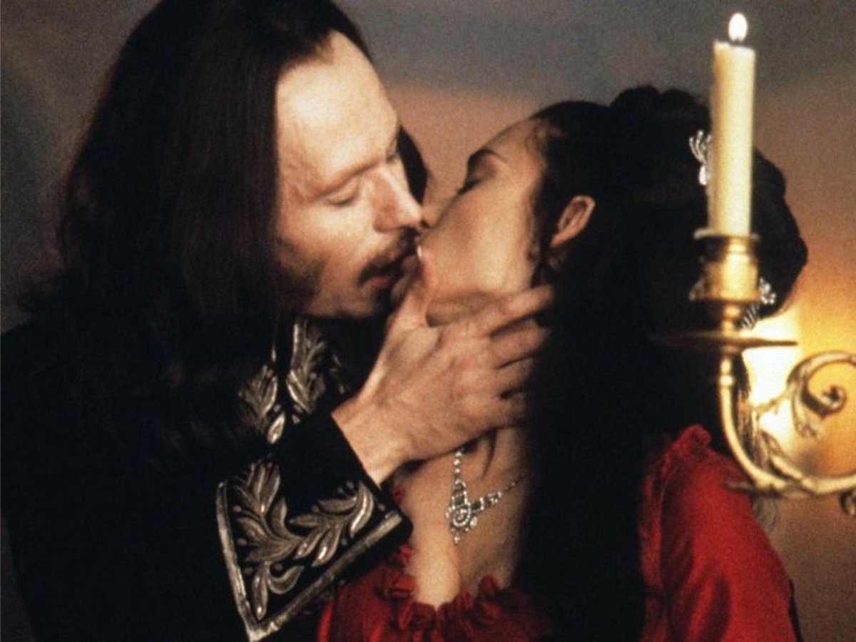 OrianaNichelle's tweet photo. us on world dracula day https://t.co/FYfV3XPw8H