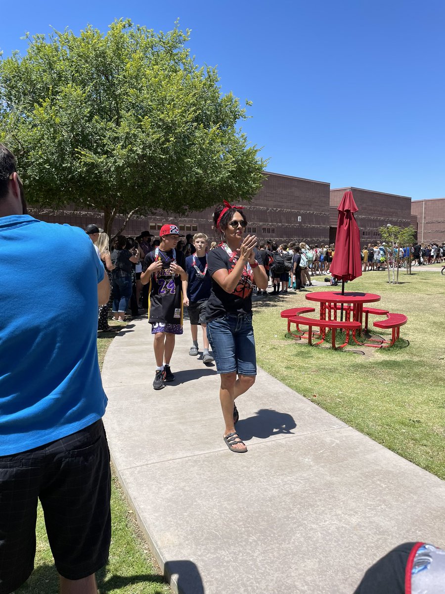 Navarrete Elementary (@cusdnavarrete) on Twitter photo Farewell 6th grade! Our Nighthawk families celebrating 6th grade in a clap out as we wish them all the best in their next adventure in Jr High! <a href="/ChandlerUnified/">Chandler Unified School District</a> Farewell 6th grade! Our Nighthawk families celebrating 6th grade in a clap out as we wish them all the best in their next adventure in Jr High! <a href="/ChandlerUnified/">Chandler Unified School District</a>