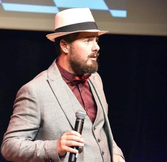 🇧🇪 Gaëtan - Équipe Belge !

🎭 TEDI (Tournoi Européen d'Improvisation)

Réservations sur :  helloasso.com/associations/l…
📅 27 et 28 Mai
🕣 20h30
📍 Maison du département de Bourgoin-jallieu
💰 5€ l'entrée/soir (gratuit pour les - 6ans)