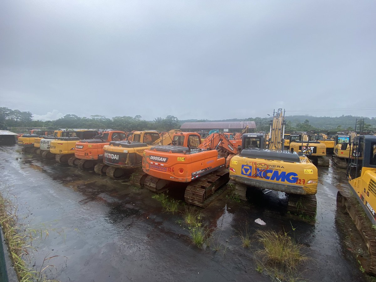 vozconfeniae's tweet photo. Representantes de tres países realizan un recorrido por el sector de Yutzupino, provincia del Napo, en el cual evidencian las afectaciones provocadas por la minería ilegal en la zona, esto en el marco del #EncuentroRegionalTOA de monitores y vigilantes comunitarios https://t.co/n3bS0UChXF