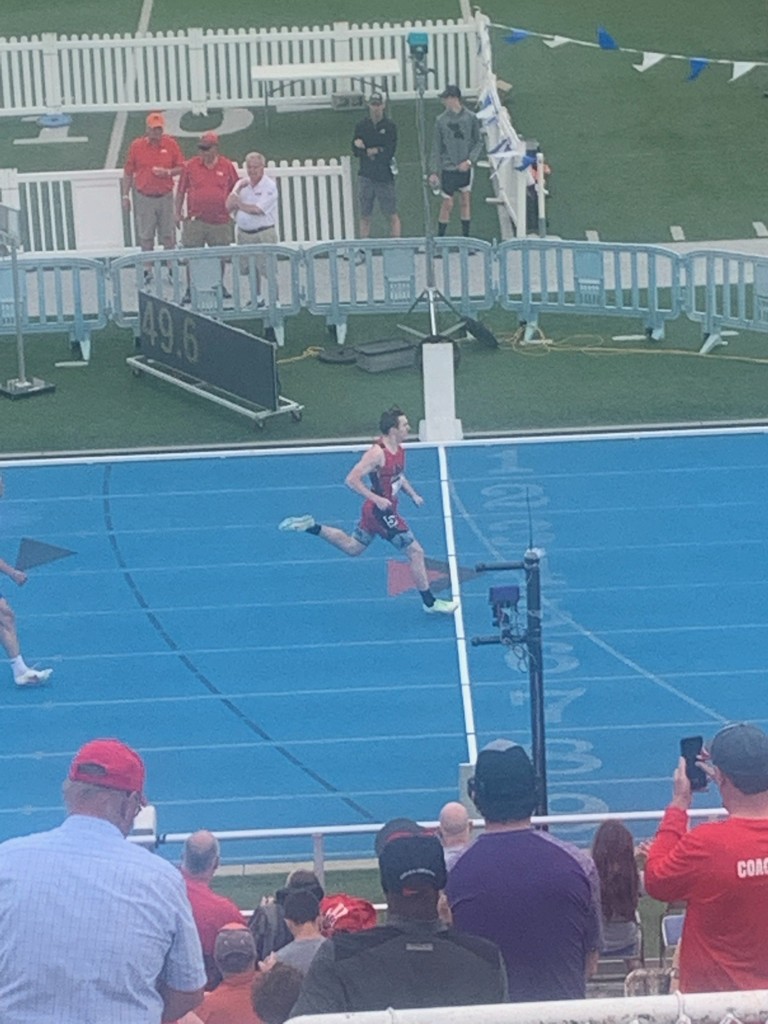Max Allen win moves to Saturday's finals by winning  his 400m heat with a time of 49.83. #GoKnights