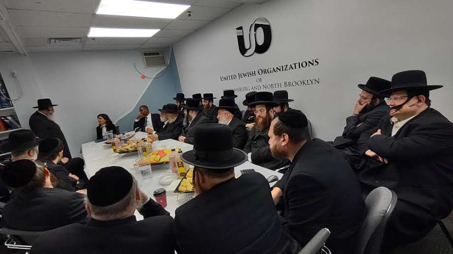 UnitedJewish's tweet photo. It was our honor to welcome today @GovKathyHochul and @LtGovDelgado to the UJO, meeting with community leaders. We thanked her and had a great discussion regarding:
* Combating hate crimes
* Religious freedoms
* Affordable housing
* Child Care
* Supporting holocaust survivors https://t.co/SGt8eYDQ9u