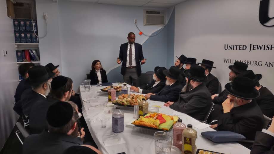 It was our honor to welcome today <a href="/GovKathyHochul/">Governor Kathy Hochul</a> and <a href="/LtGovDelgado/">Lieutenant Governor Antonio Delgado</a> to the UJO, meeting with community leaders. We thanked her and had a great discussion regarding:
* Combating hate crimes
* Religious freedoms
* Affordable housing
* Child Care
* Supporting holocaust survivors