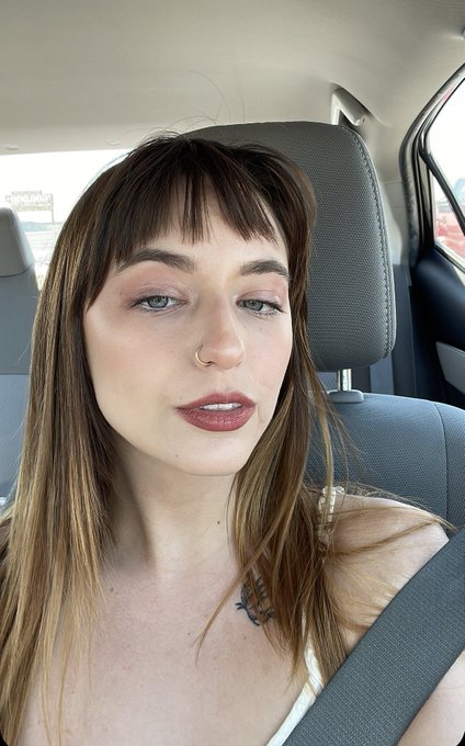 bunny girl🐇 https://t.co/fc8px9lvCg