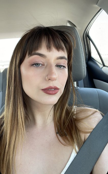 bunny girl🐇 https://t.co/fc8px9lvCg