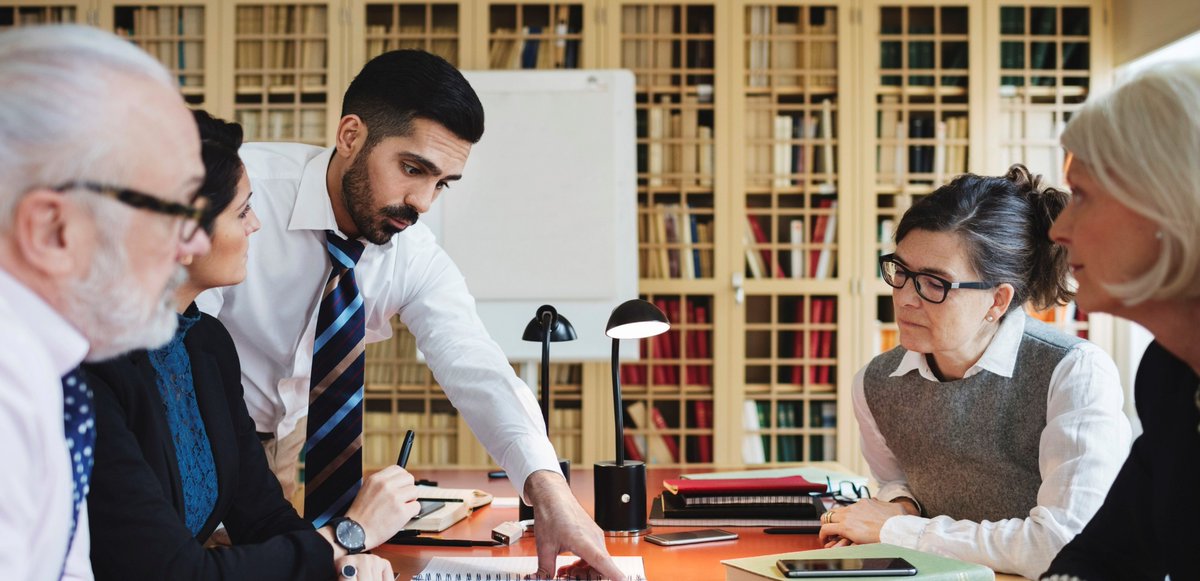 HighriseNet's tweet image. Being a great leader starts with being able to lead yourself - a critical and foundational skill. However, applying that concept can be difficult to fit into the daily hustle and bustle. Here are some tips.

highrisenetworks.com/leadership/fir…

#mastermind #leadyourself #leadershiptips