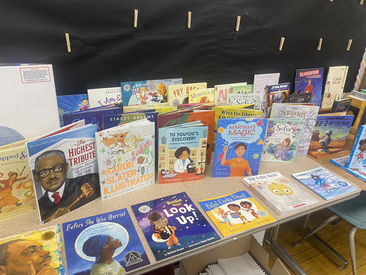G was for Get A Book! Thanks to <a href="/FirstBook/">First Book</a> each of our <a href="/FranklinSCSD/">Franklin Elementary School</a> fourth graders was able to select a book to take home today! Happy reading! #SCSDsuccess