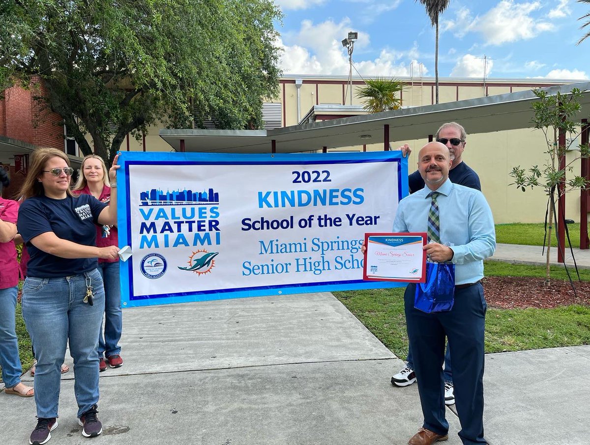 mssh_hawks's tweet photo. Today MSSH was named Kindness school of the year as part of @MDCPS Values Matter initiative! It’s great to know that in the times we are living in- Golden Hawks know kindness always wins! #valuesmatter #iammiamisprings @StdtSvcsMDCPS @MiamiDolphins @MDCPSCentral @SuptDotres https://t.co/dG7XSZ1ItE