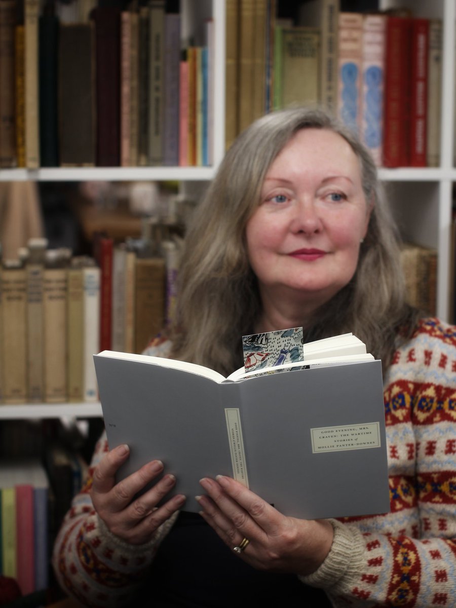 Taking a moment to read a few pages of Good Evening Mrs Craven - The Wartime Stories of Mollie Panter-Downes, one of 3 books included as part of The Knitting Salon, my new yarn and pattern club. Find out more here susancrawfordvintage.com/products/the-k…