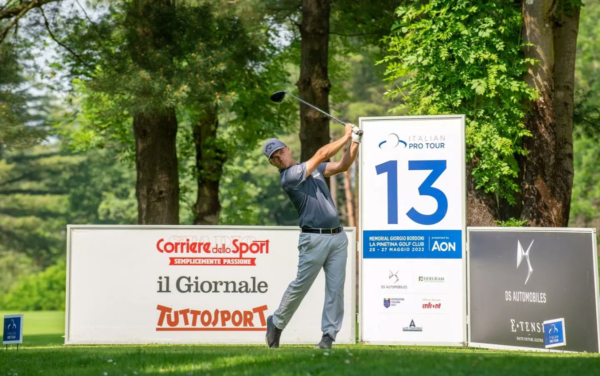 FederGolf's tweet photo. 📌 R2 #ItalianProTour, Memorial Giorgio Bordoni presented by Aon
Al termine del R2 comanda un ottimo 🇮🇹 Marco #Archetti insieme a 🇳🇱 #Porsius con -11.
🇮🇹 #Fortini e #Buchi sono 5/i a 3 colpi dai leaders.
👉 https://t.co/MLGv7tF9r9
@GolfPinetina
@alpstourgolf
@infrontsports https://t.co/cjKfqCDbnY