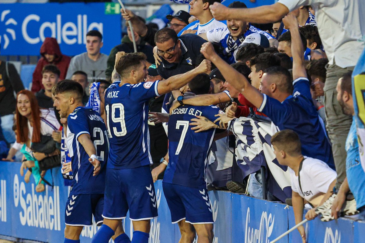 CESabadell's tweet photo. 💙 𝗕𝗢𝗚𝗘𝗥𝗜𝗔 𝗔𝗥𝗟𝗘𝗤𝗨𝗜𝗡𝗔𝗗𝗔 🤍

➕4️⃣0️⃣0⃣0⃣ entrades venudes
🔴 Menys de 2500 a la venda
🔥 Encenem la Nova Creu Alta

🏟 EXHAURIDES a Tribuna Alta
➡️ Lateral, menys de 100 disponibles

𝑳𝒍𝒖𝒊𝒕𝒆𝒎 𝒑𝒆𝒓 𝒖𝒏 𝒔𝒐𝒎𝒏𝒊 🔝

#AmbUnParell | #5000Arlequinats https://t.co/xK9l1S3x99