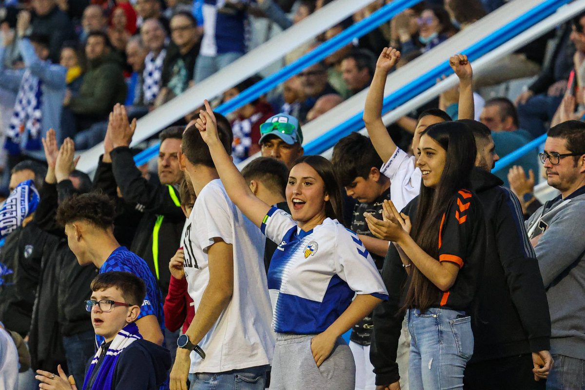 CESabadell's tweet photo. 💙 𝗕𝗢𝗚𝗘𝗥𝗜𝗔 𝗔𝗥𝗟𝗘𝗤𝗨𝗜𝗡𝗔𝗗𝗔 🤍

➕4️⃣0️⃣0⃣0⃣ entrades venudes
🔴 Menys de 2500 a la venda
🔥 Encenem la Nova Creu Alta

🏟 EXHAURIDES a Tribuna Alta
➡️ Lateral, menys de 100 disponibles

𝑳𝒍𝒖𝒊𝒕𝒆𝒎 𝒑𝒆𝒓 𝒖𝒏 𝒔𝒐𝒎𝒏𝒊 🔝

#AmbUnParell | #5000Arlequinats https://t.co/xK9l1S3x99