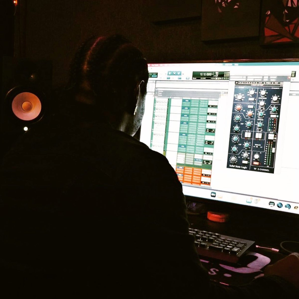 2MfkSmoov's tweet photo. 2SmoovOfYLSTE Is Back ‼️‼️ At A Newer & Elevated Level 📈 With The Collaborative Help From @hitmobstudio @ @marleydonfilms You Will Get The Professional Quality 🎙 Of The Young Music Mogul Art For Hisself & For You 👌🏾 Tap Inwardly For Studio Sessions #HitMobStudio #YLSTE https://t.co/67ze6fZIEM