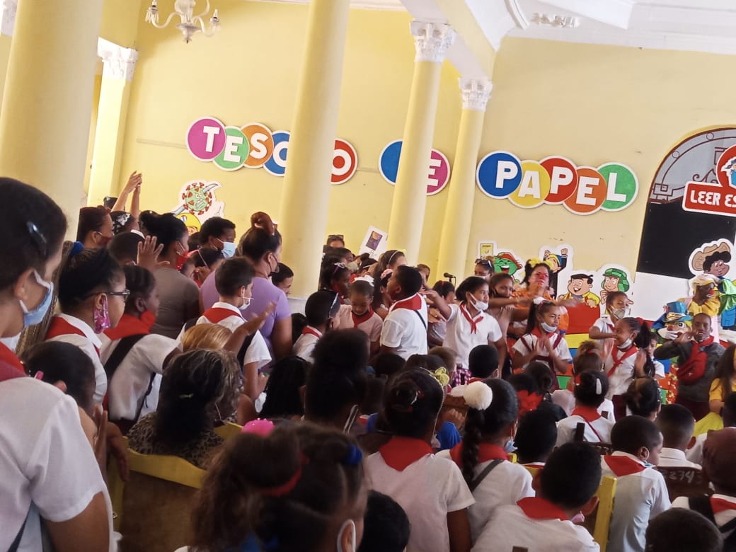ZuliaMonier's tweet photo. Inicia Feria del Libro en el Municipio de Santiago de Cuba y los niños de la Enseñanza Primaria estuvieron presente porque como bien dijo nuestro Héroe Nacional José Martí "Leer es crecer"
@dmesantiago2019 
@dpestgo 
@LobainaZulima 
@elsa_ena https://t.co/5oNw0QYneH