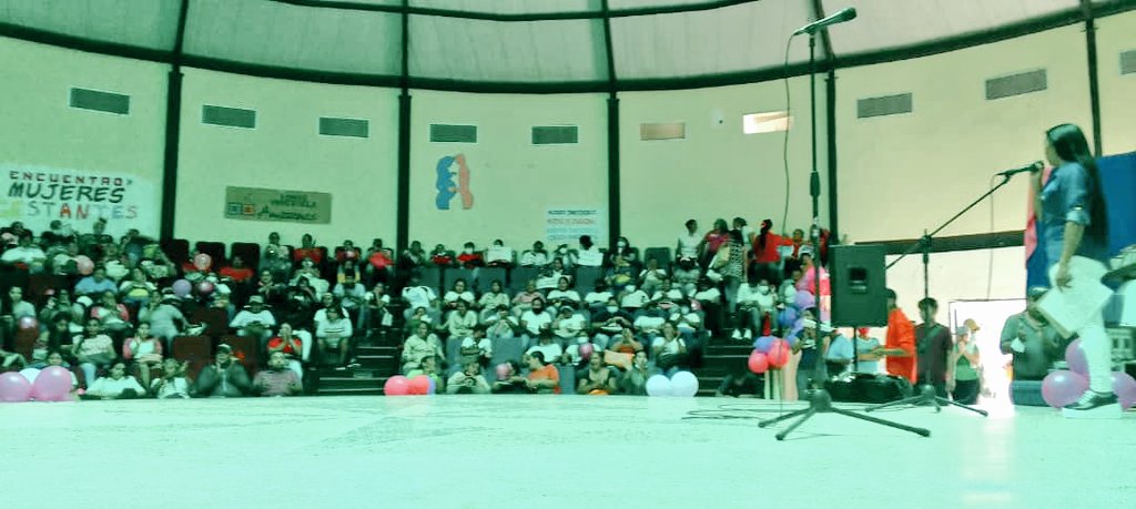 MinMujerVe's tweet photo. #26May La gran marea de mujeres de estado #Amazonas se suman al cierre del #CongresoVenezolanoDeLasMujeres 

#MiClapProductivo https://t.co/ebRt1eQ9Md