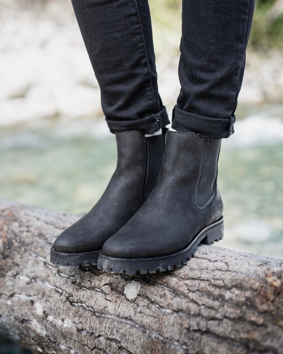 ThursdayBootCo's tweet photo. River Buddy ๐.
๐ธ @ianharlandphoto
#ThursdayBoots
#MatteCollection
#SundayFunday https://t.co/llRRq6JZ0J