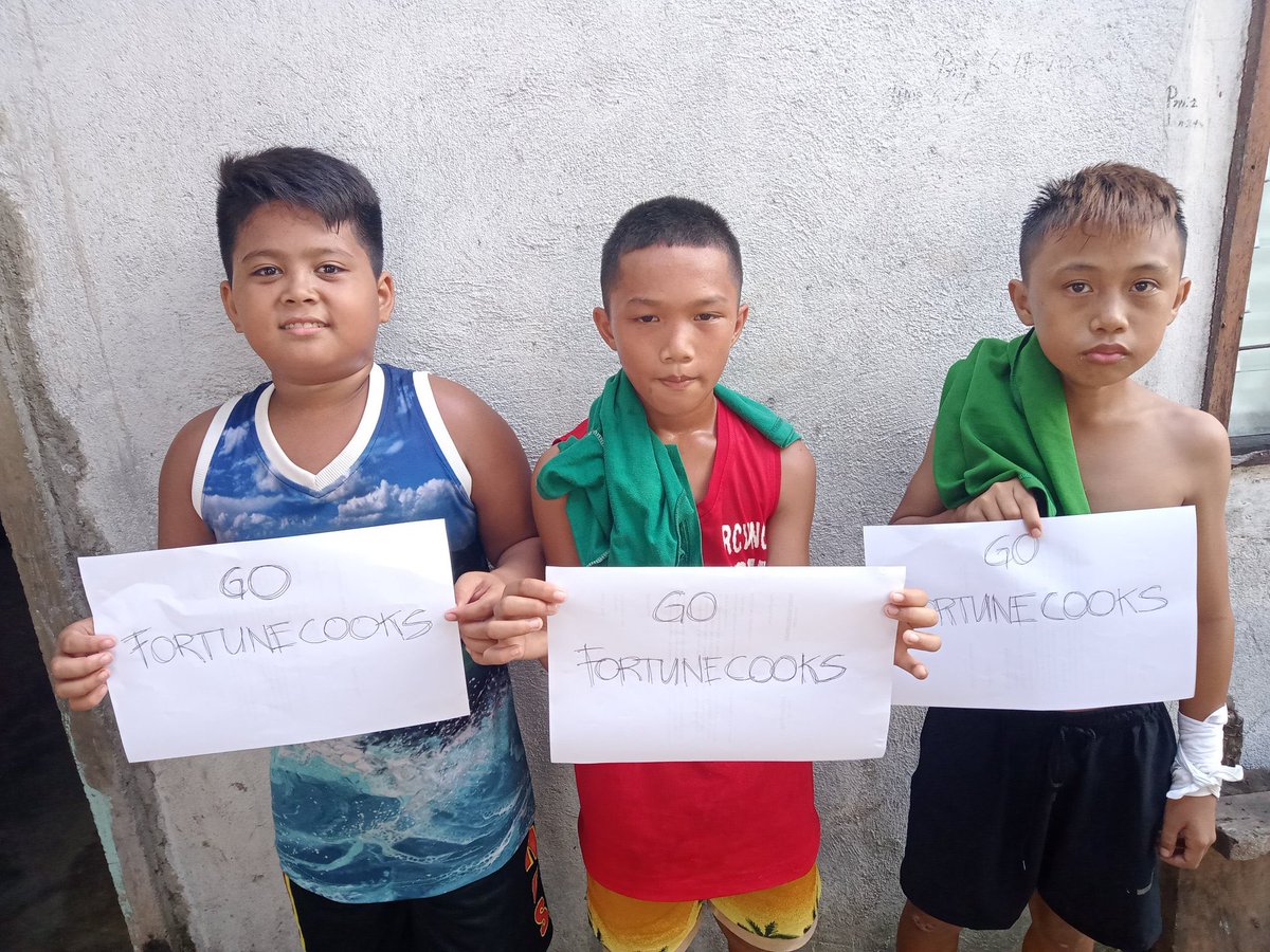 FortuneCooksHQ's tweet photo. Thanks to web3, we were able to sponsor a basketball match for our fans in Philippines! 

Join us and let’s bring people together around the world 🥠.

#FortuneCooks #NFTcommunity #web3 #MusicNFTs https://t.co/3rJo8Fm5pF