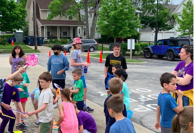 <a href="/LkwdGarfield/">Garfield MS</a> <a href="/GMSLkwdPTSA/">Garfield MS Lakewood PTSA</a> <a href="/LkwdSupt/">LKWDSupt</a> <a href="/LkwdEmerson/">Emerson Elementary</a> Thank you so much to the wonderful and hard-working Garfield MS 7th grade students who went to Emerson Elem. to assist in Field Day 2022.  Students who are truly living out the Vision of a Lakewood Graduate.