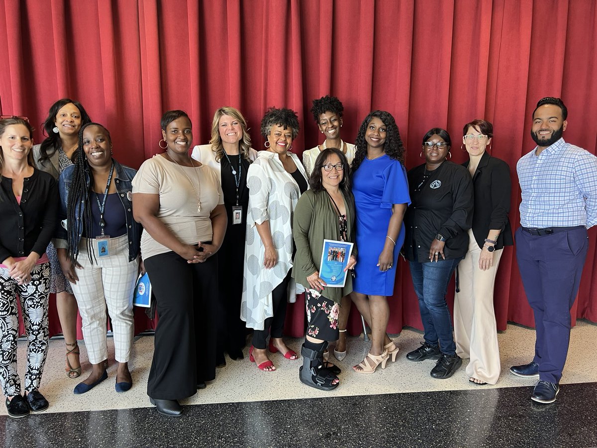 Congratulations to APSD’s Teachers and Support Staff of the Year! @DrRaShawnAdams @APDirCI_ERuiz @Dr_LJackson @TheaJackson8 @PrincipalPJM @kmhesq07