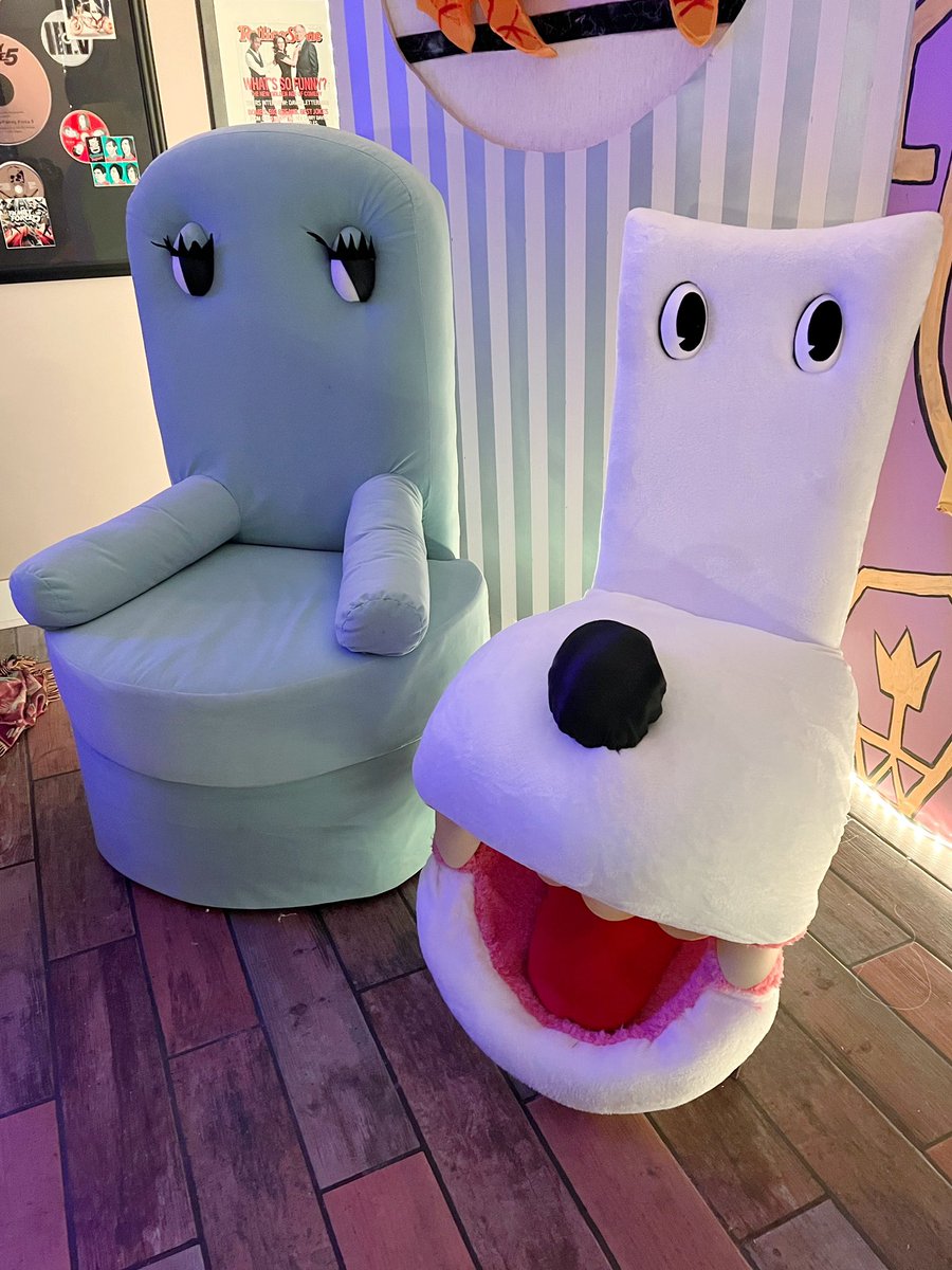 RobOnTheRun's tweet image. For our birthday, @AmiBeth and I
recreated @peeweeherman&apos;s
Playhouse - and I made some puppets inspired by @seewaynewhite’s work so we could party it up with the entire playhouse gang! It was a very happy birthday indeed!