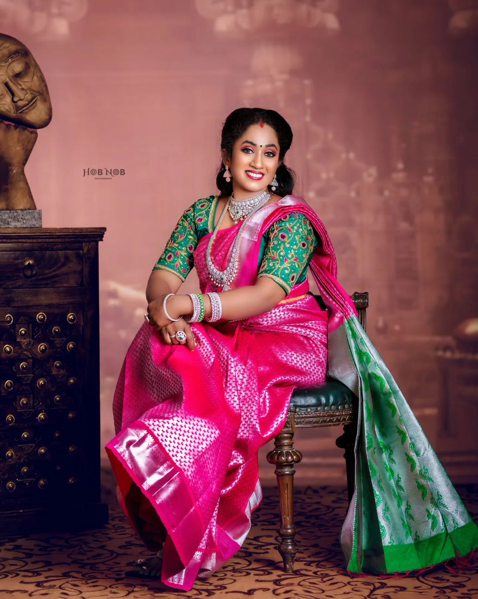 RSowparnika's tweet photo. Happy bday to our task queen...chellakutty #Thamarai akka...love you sweetheart....wish you to have all success nd blessings in your life....❤😍 @Thamarai_offici #ThamaraiSelvi https://t.co/WtPieG9PWV