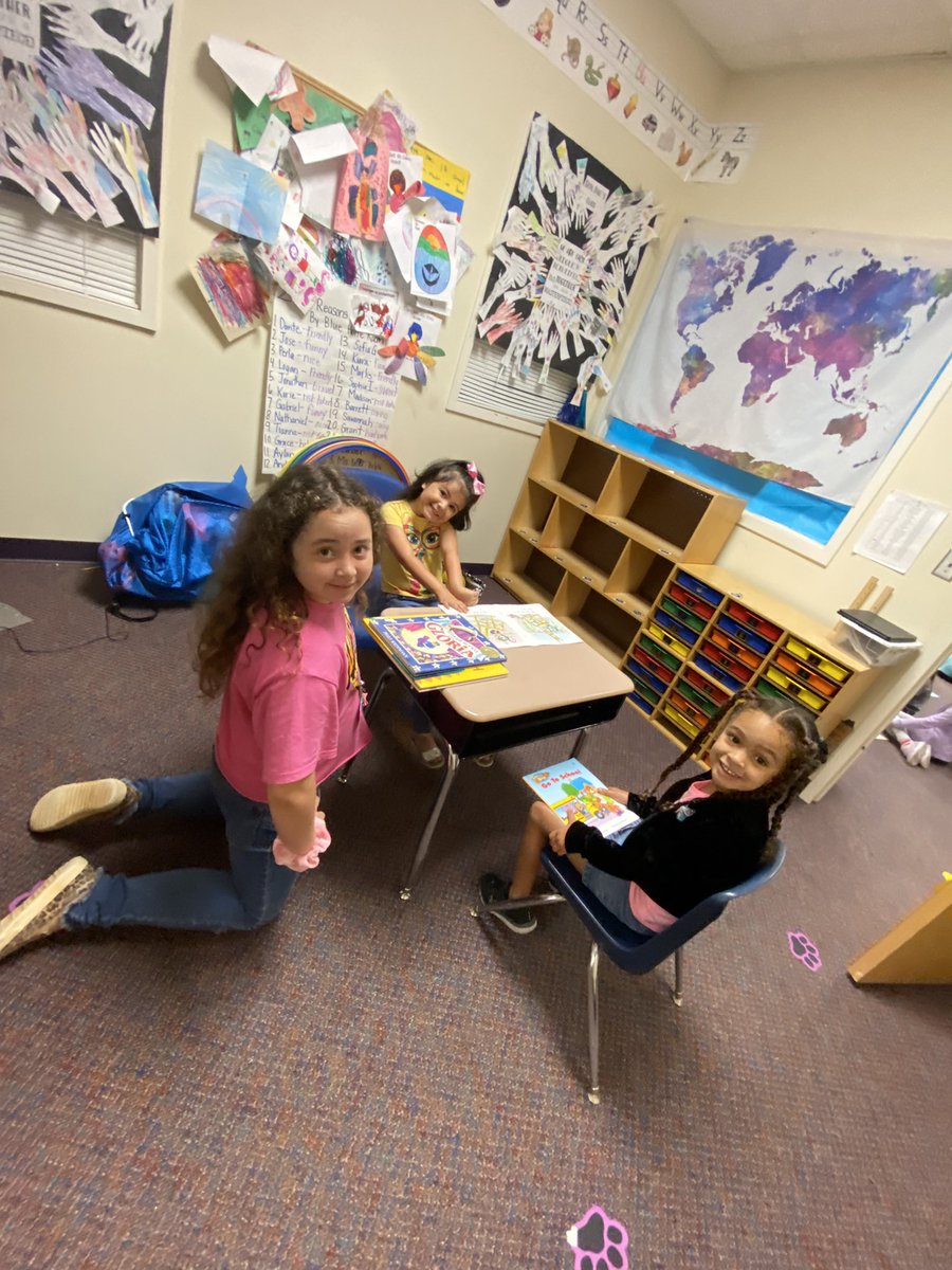 WHE_Whiskers's tweet photo. Book Buddies at Weddington Hills ππΎπ #WHESThrivers https://t.co/bo1KIRCagw